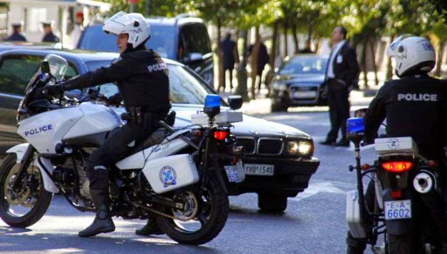 Συναγερμός στην ΕΛ. ΑΣ. – Ληστεία με πυροβολισμούς και ομηρεία σε μίνι μάρκετ στο Καματερό